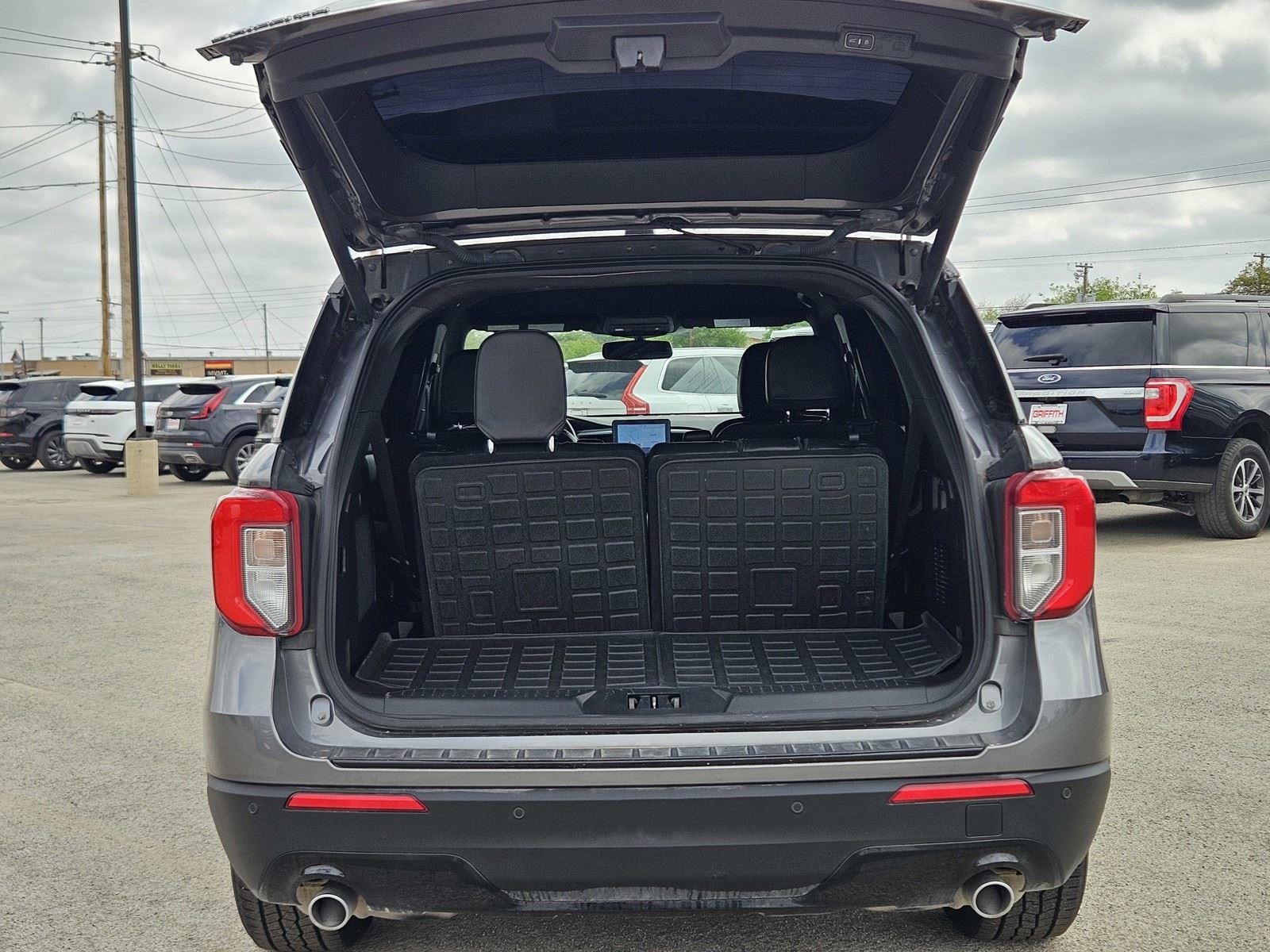 2022 Ford Explorer ST-Line