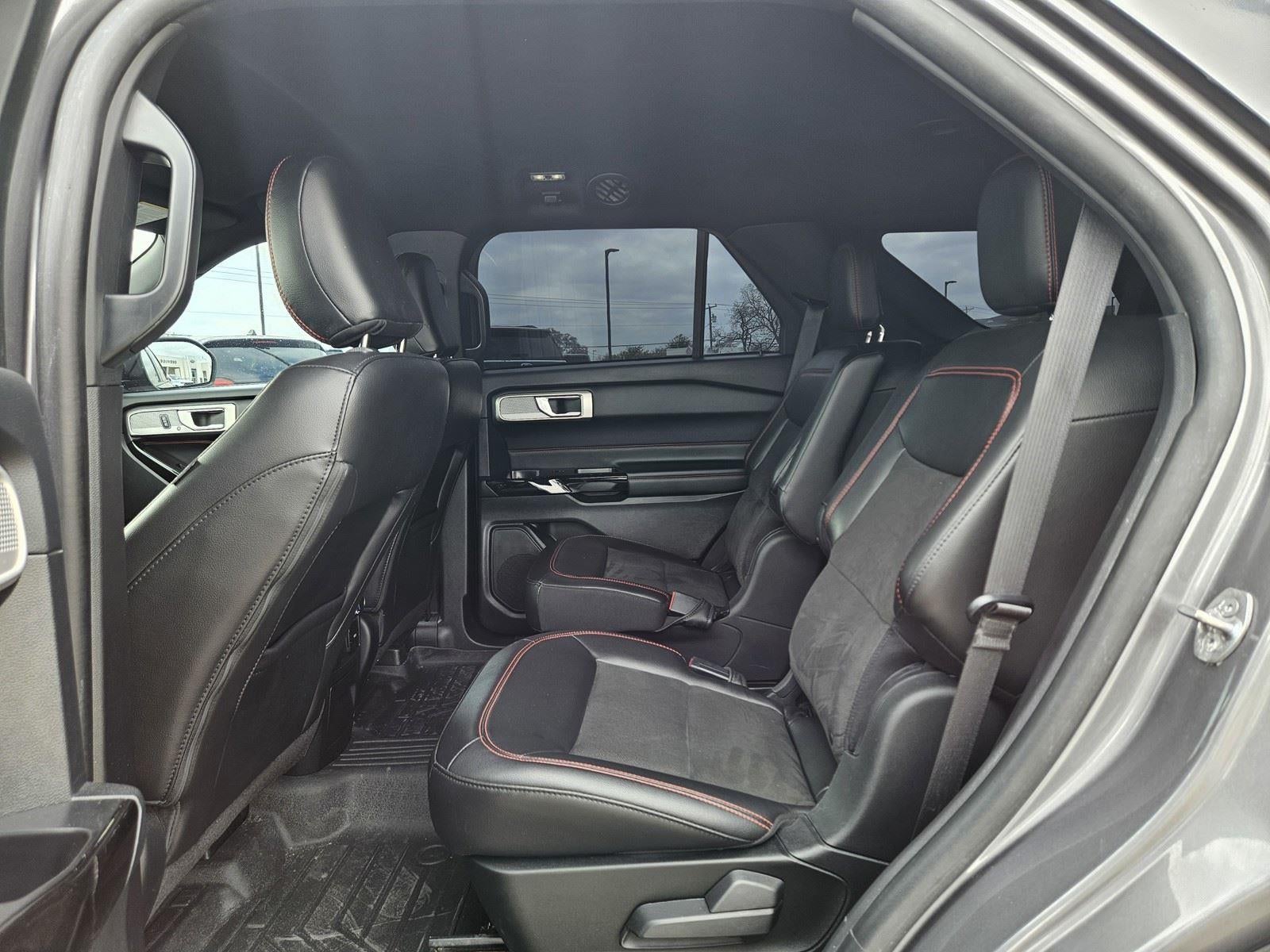 2022 Ford Explorer ST-Line