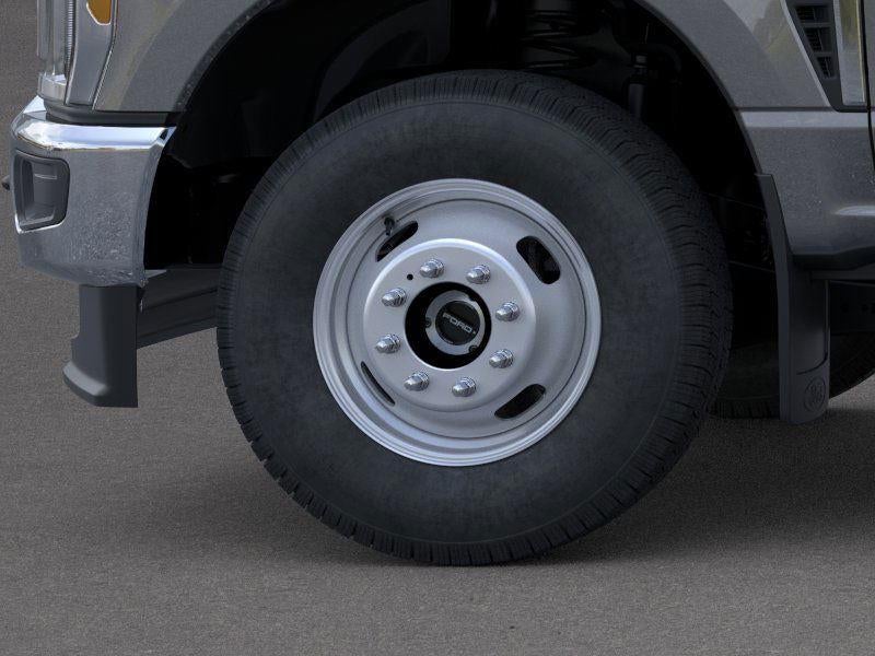 2026 Ford Super Duty F-350 DRW XL 4WD Crew Cab 8' Box