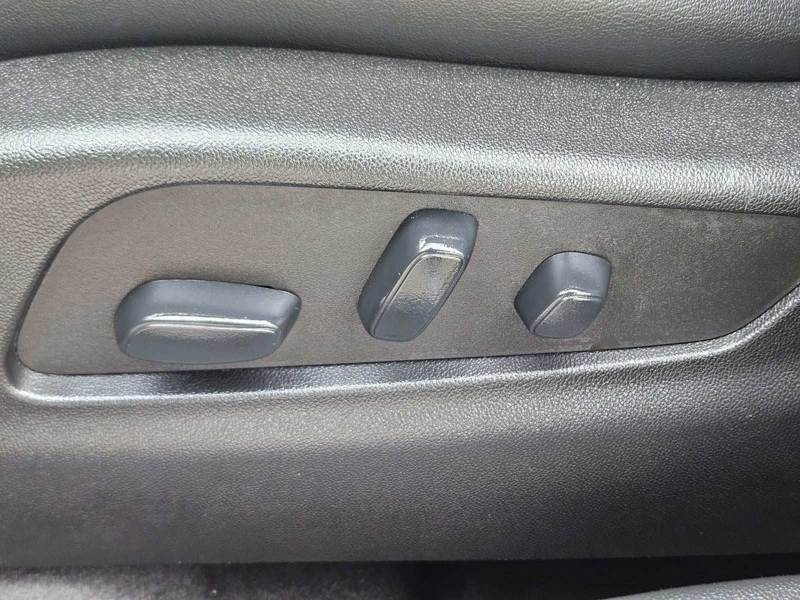 2023 Cadillac XT4 FWD Premium Luxury