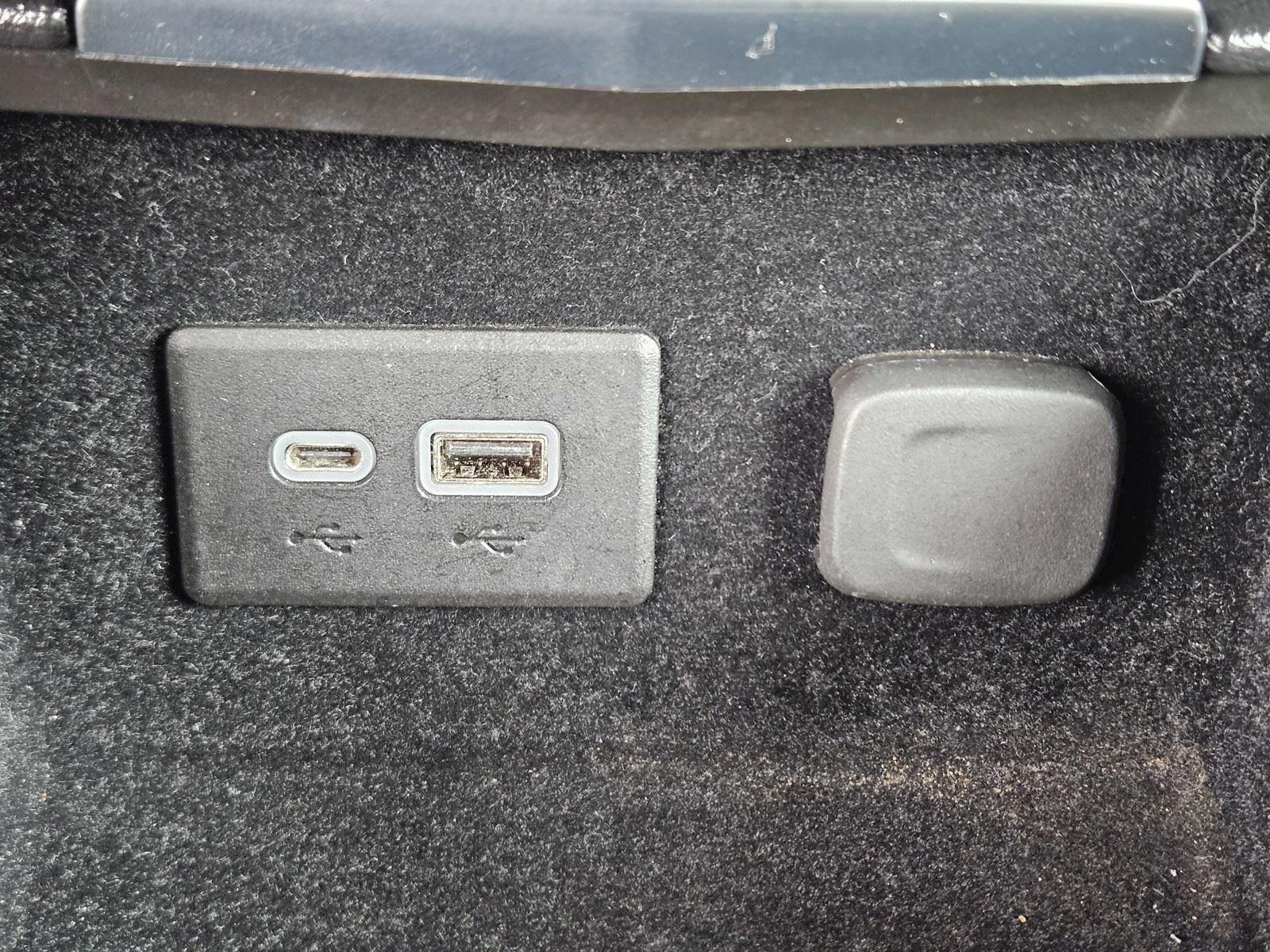 2023 Cadillac XT4 FWD Premium Luxury