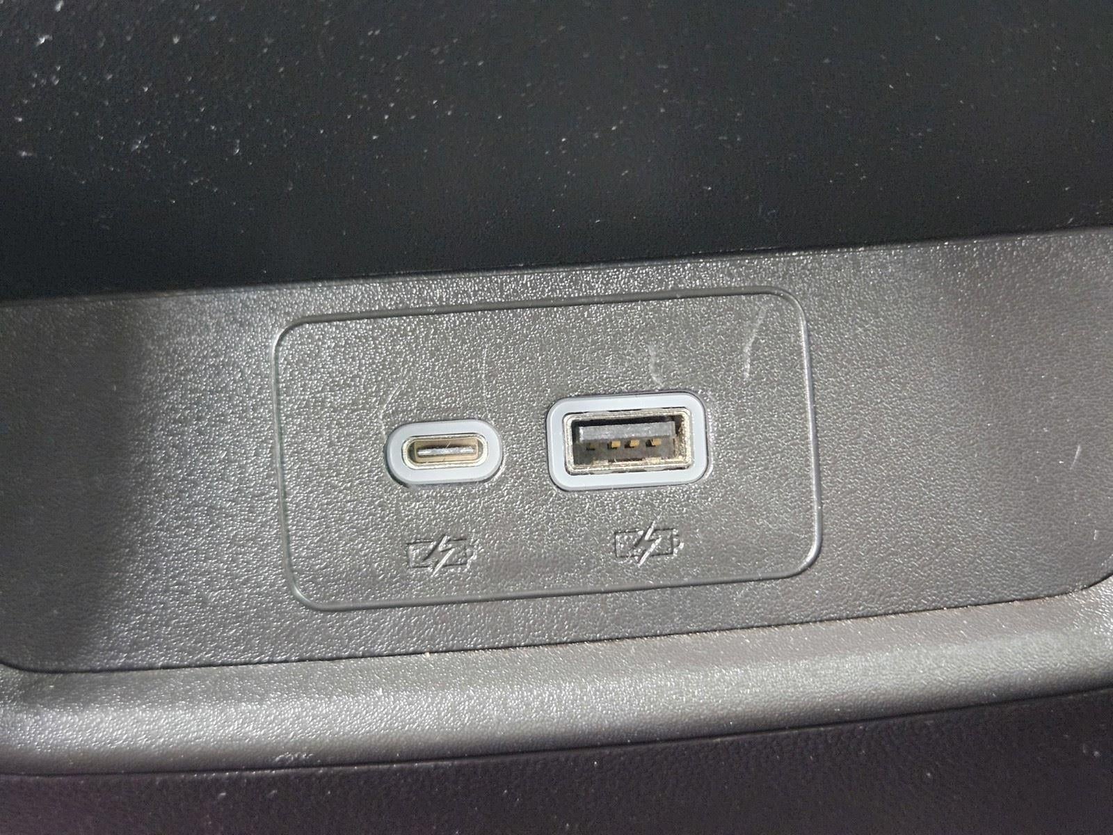 2024 Cadillac XT4 AWD Premium Luxury