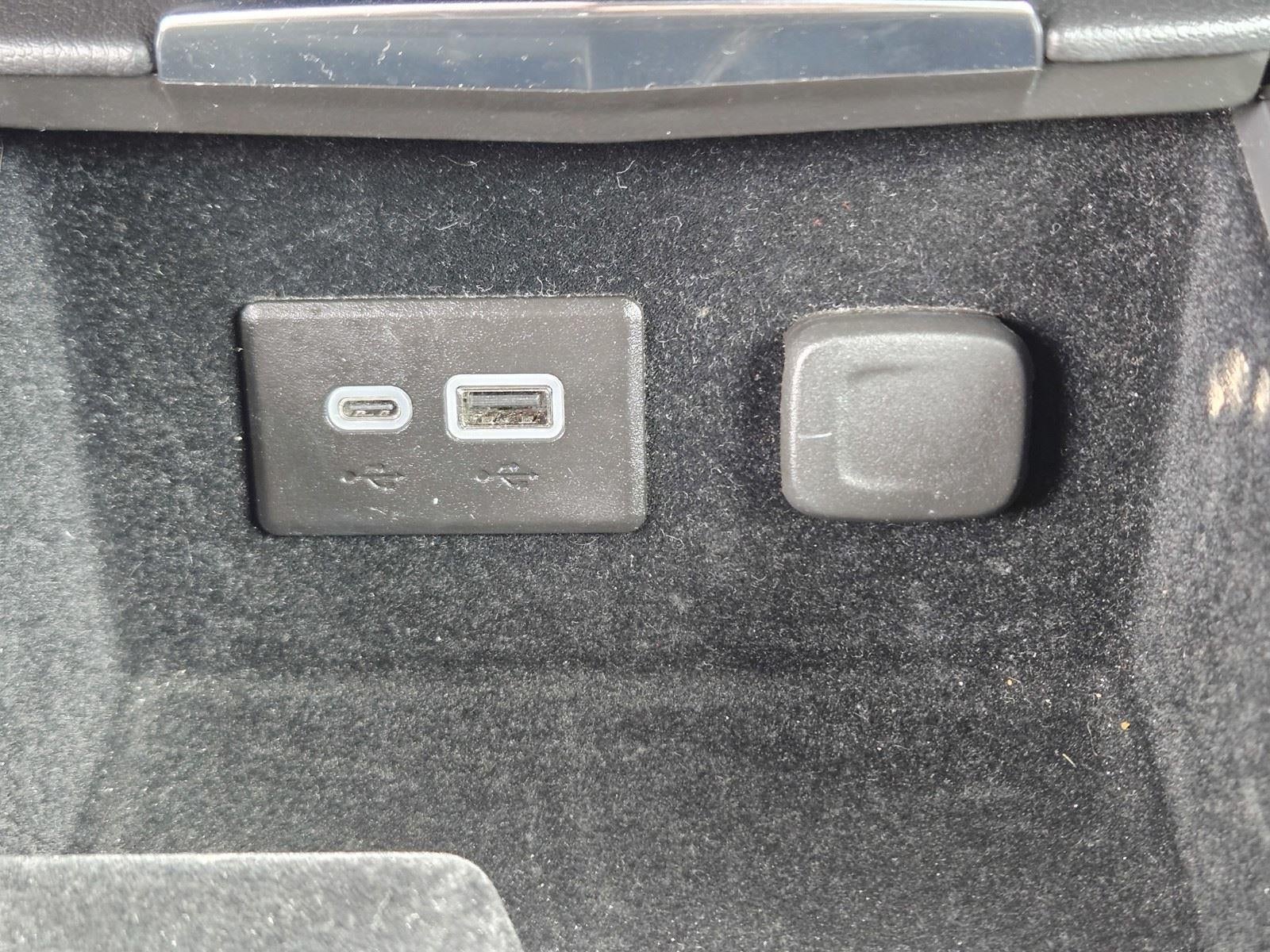 2024 Cadillac XT4 AWD Premium Luxury