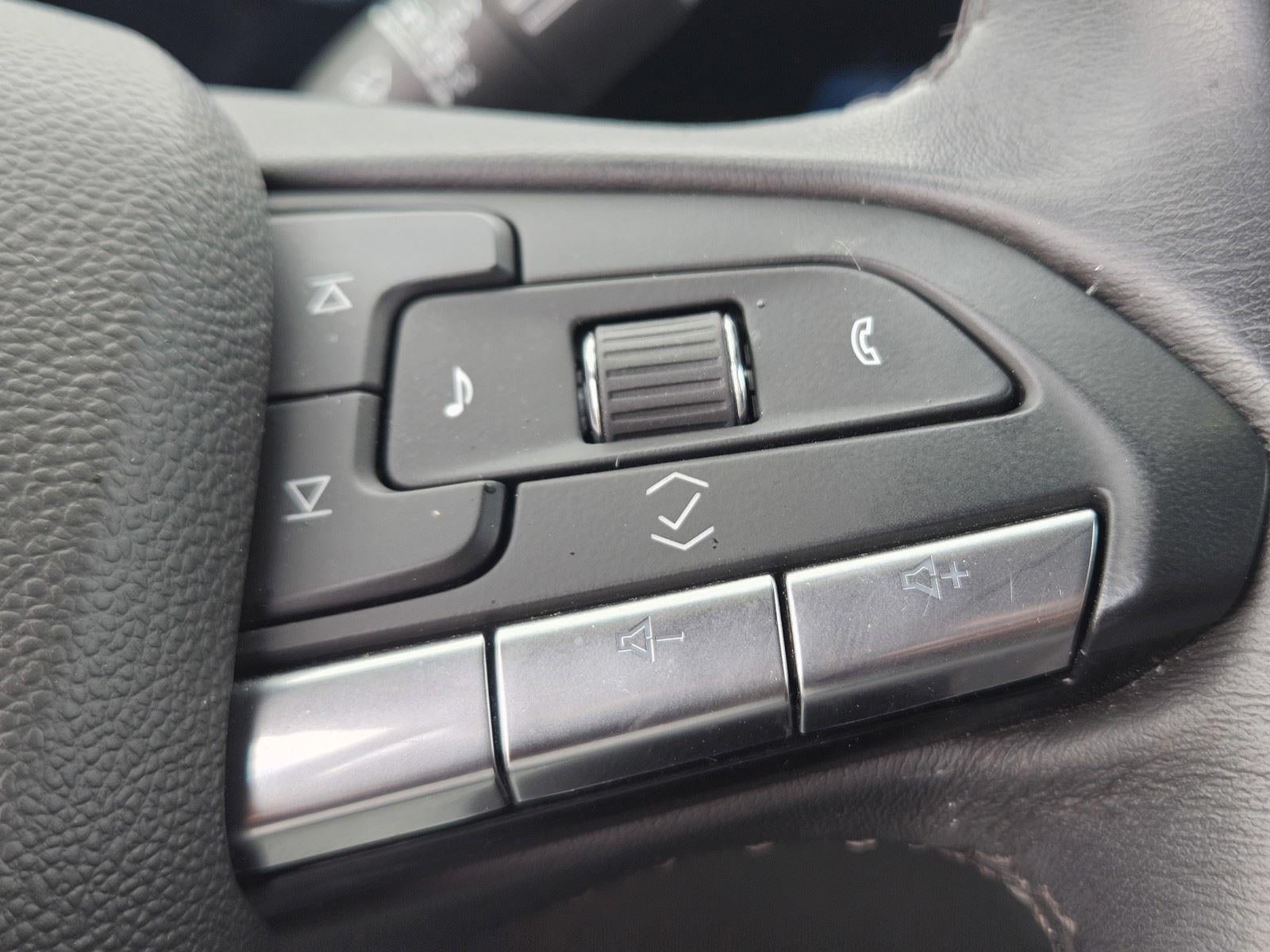 2024 Cadillac XT4 AWD Premium Luxury