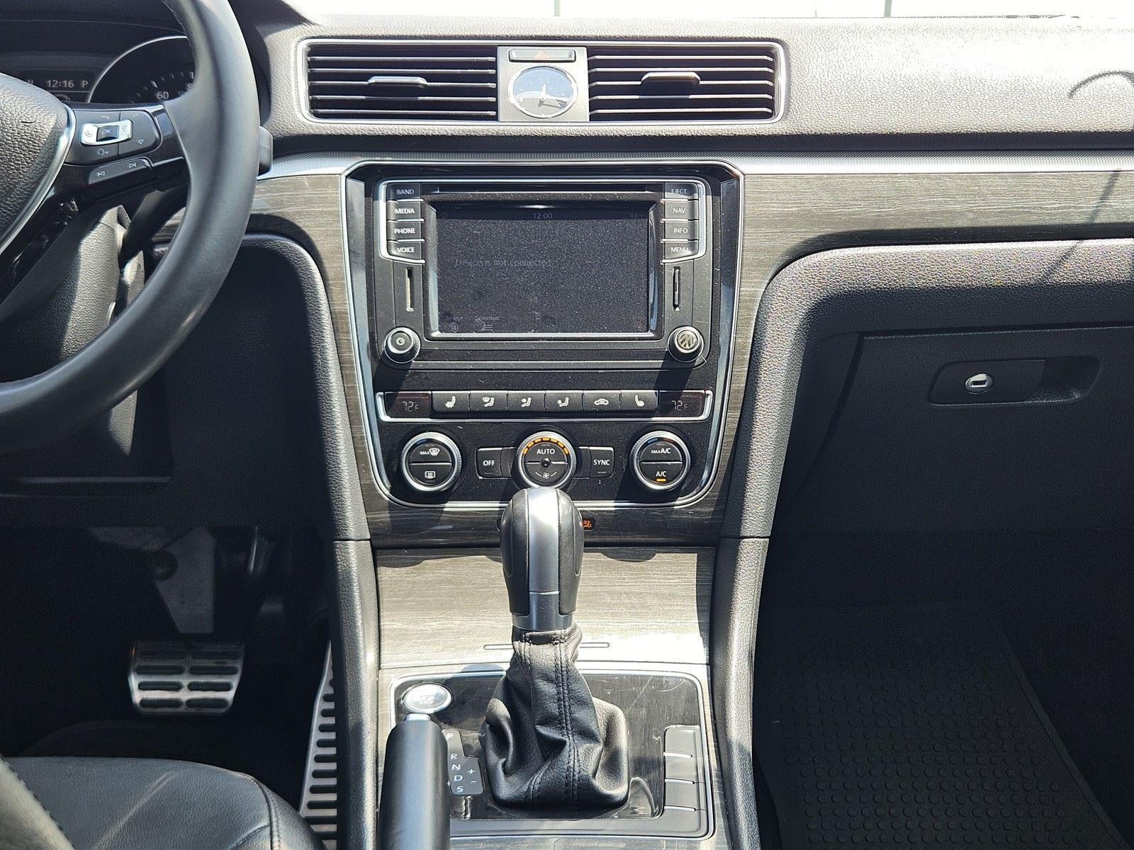 2016 Volkswagen Passat 1.8T SEL