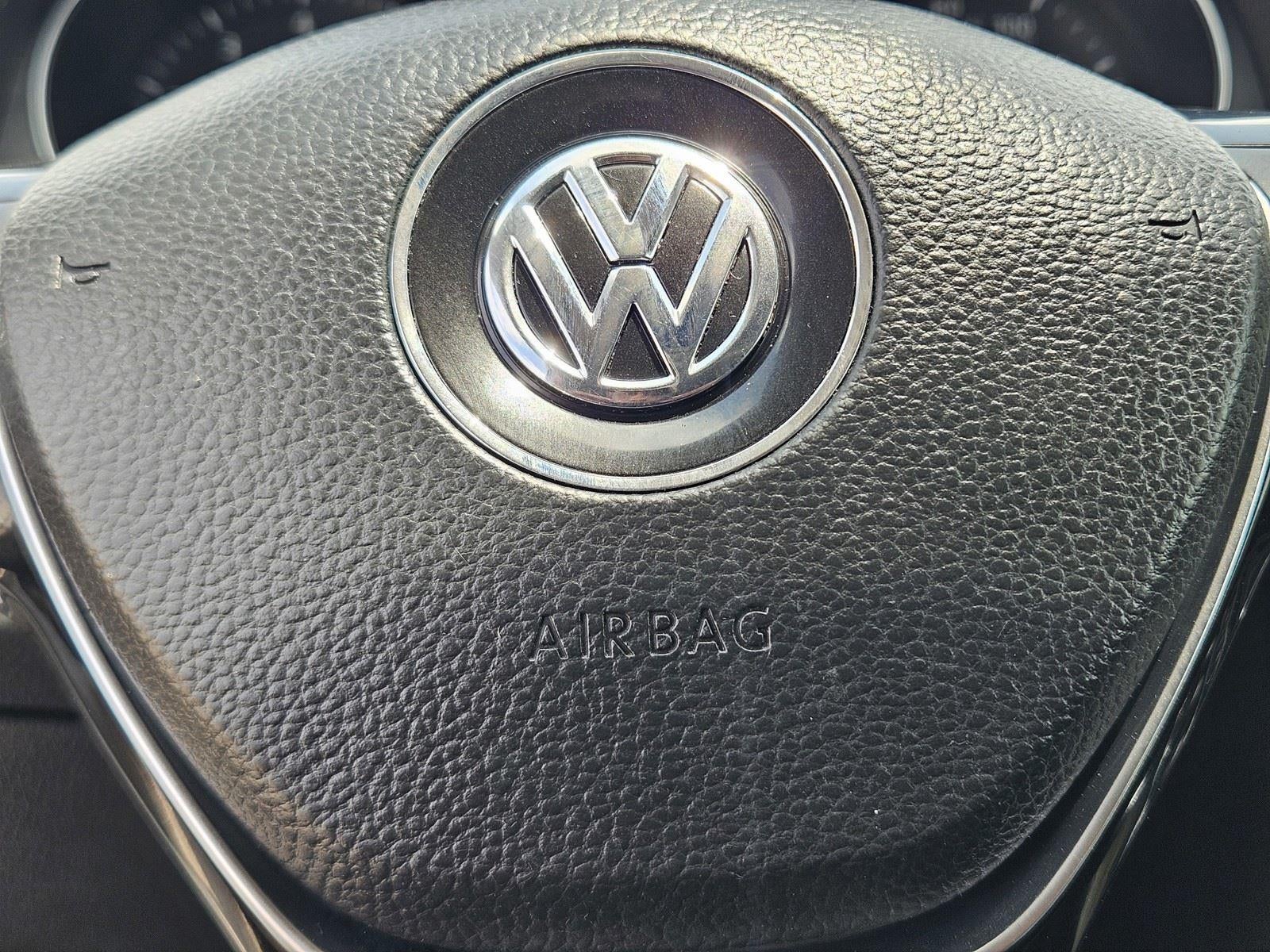 2016 Volkswagen Passat 1.8T SEL