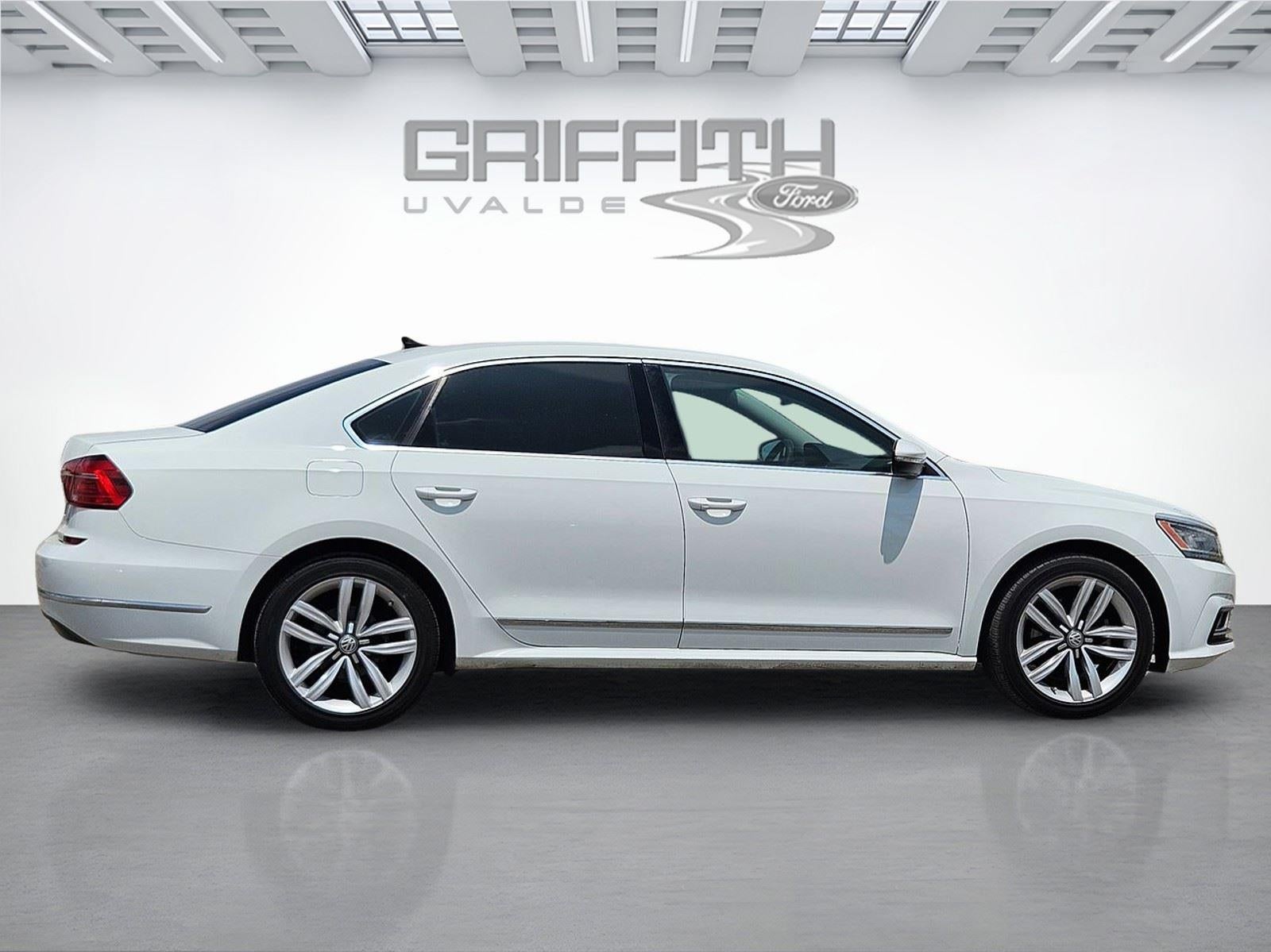 2016 Volkswagen Passat 1.8T SEL
