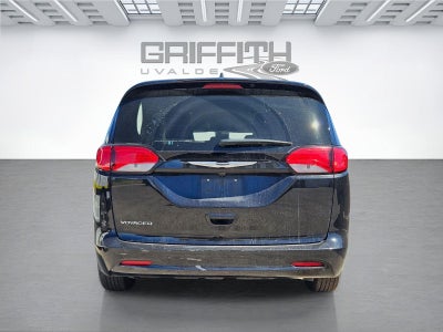 2024 Chrysler Voyager LX