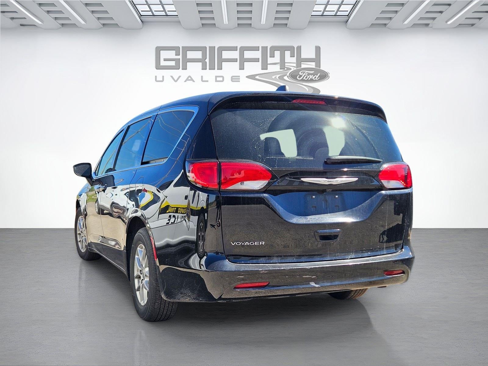 2024 Chrysler Voyager LX