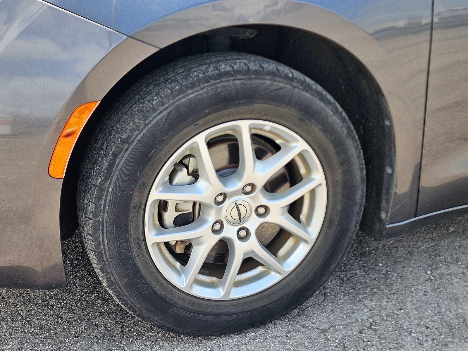 2022 Chrysler Voyager LX
