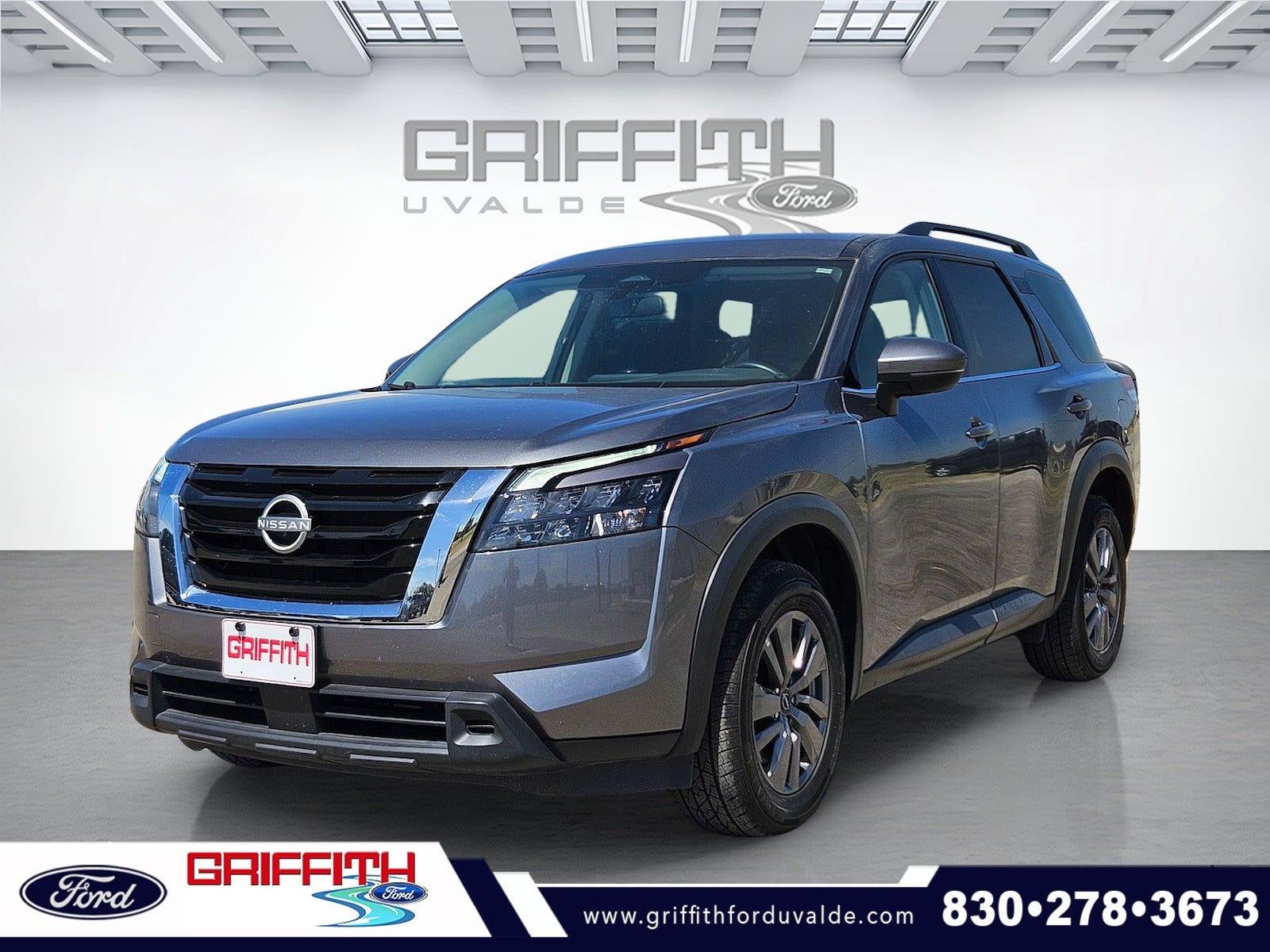 2025 Nissan Pathfinder SV