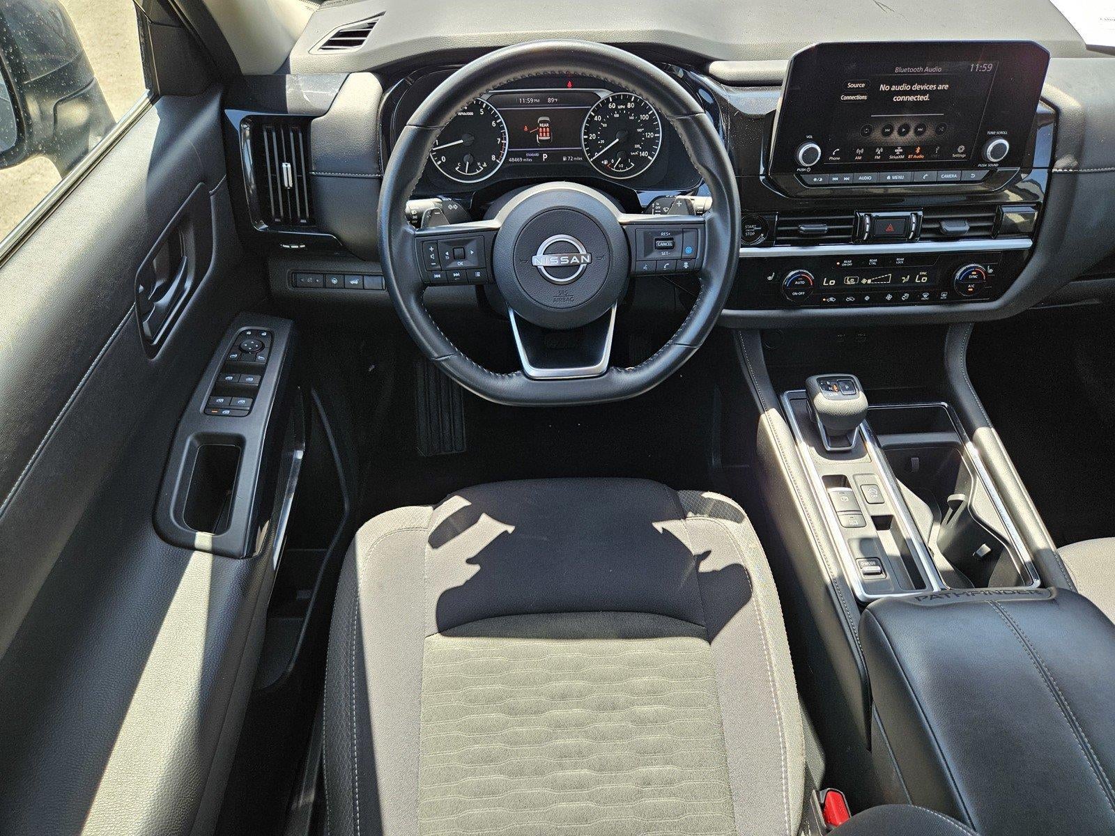 2025 Nissan Pathfinder SV