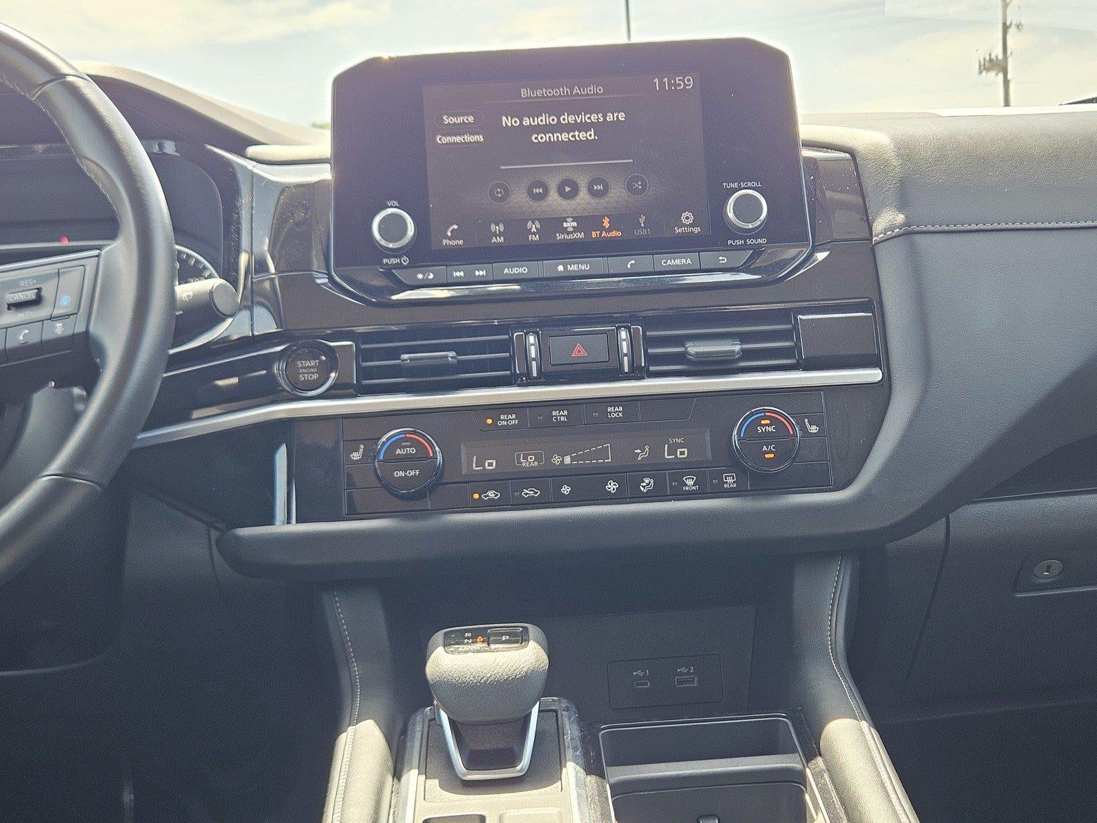 2025 Nissan Pathfinder SV
