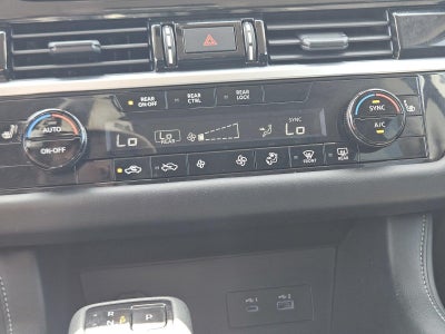 2025 Nissan Pathfinder SV