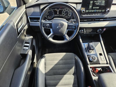 2024 Mitsubishi Outlander SE