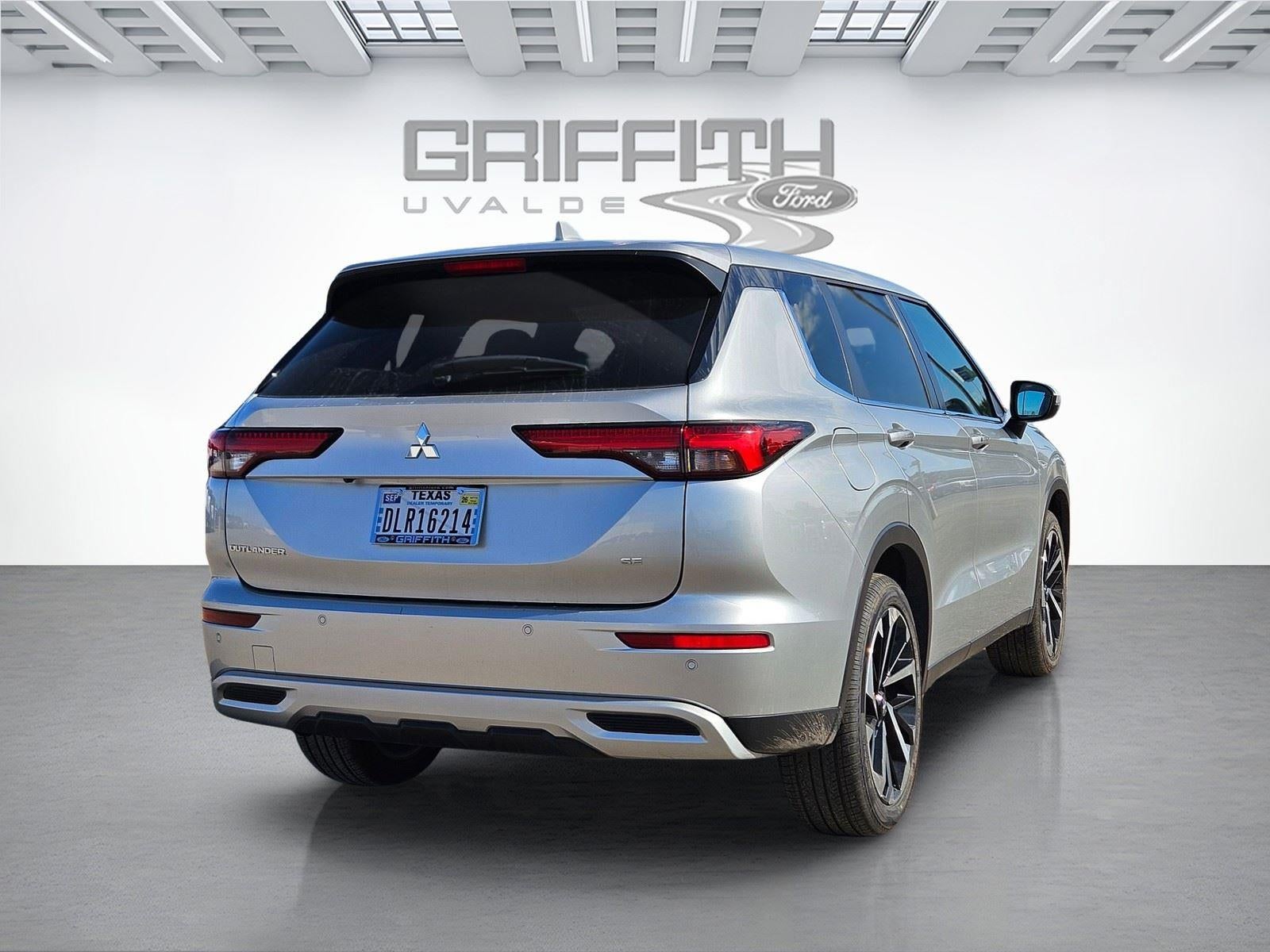 2024 Mitsubishi Outlander SE