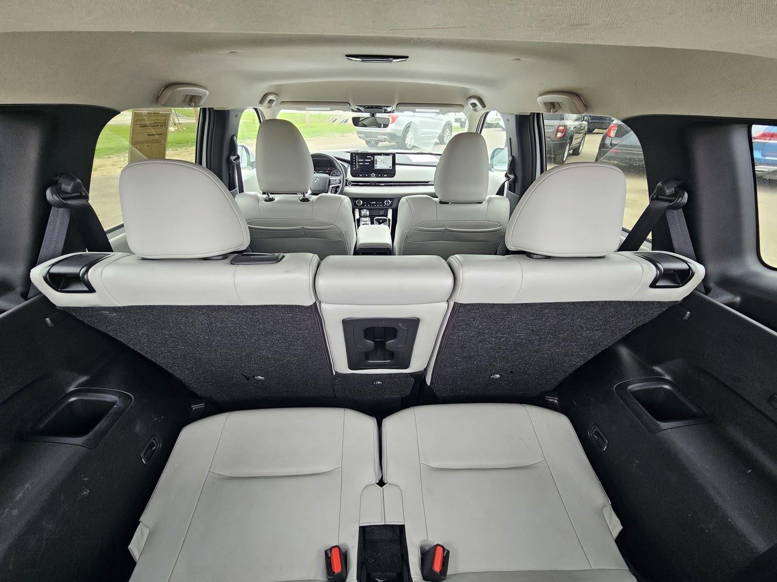 2025 Mitsubishi Outlander SE