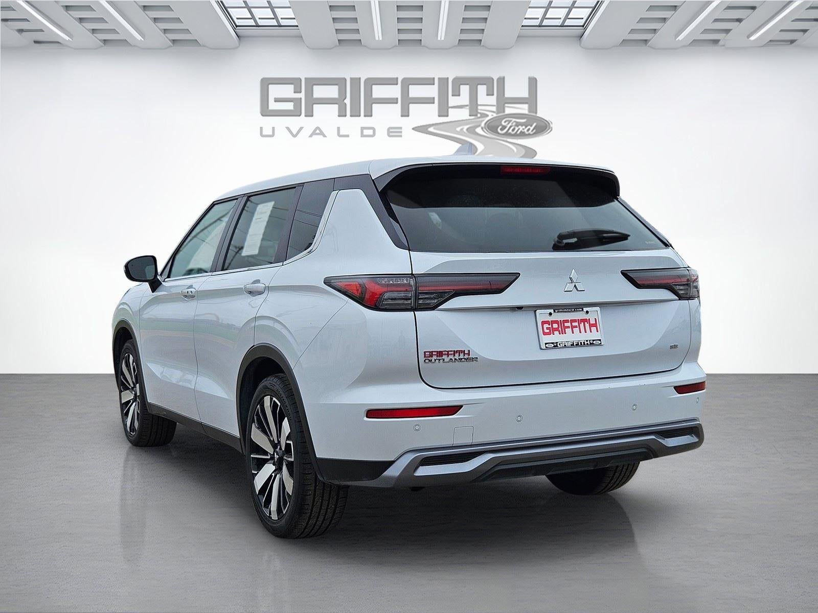2025 Mitsubishi Outlander SE